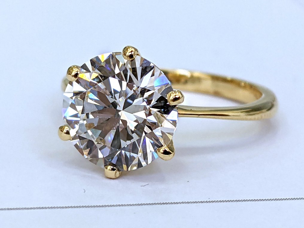 Ei pohjahintaa - Sormus - 14 kt. Keltakulta - 3.04ct. tw. Timantti (Laboratoriossa kasvatettu) - E VVS2 IGI Certified #4.3