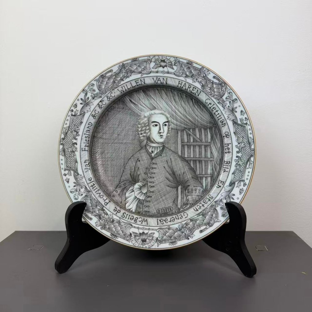 一件中国墨彩人物盘 - 瓷器 - 清朝（1644-1911） #1.0