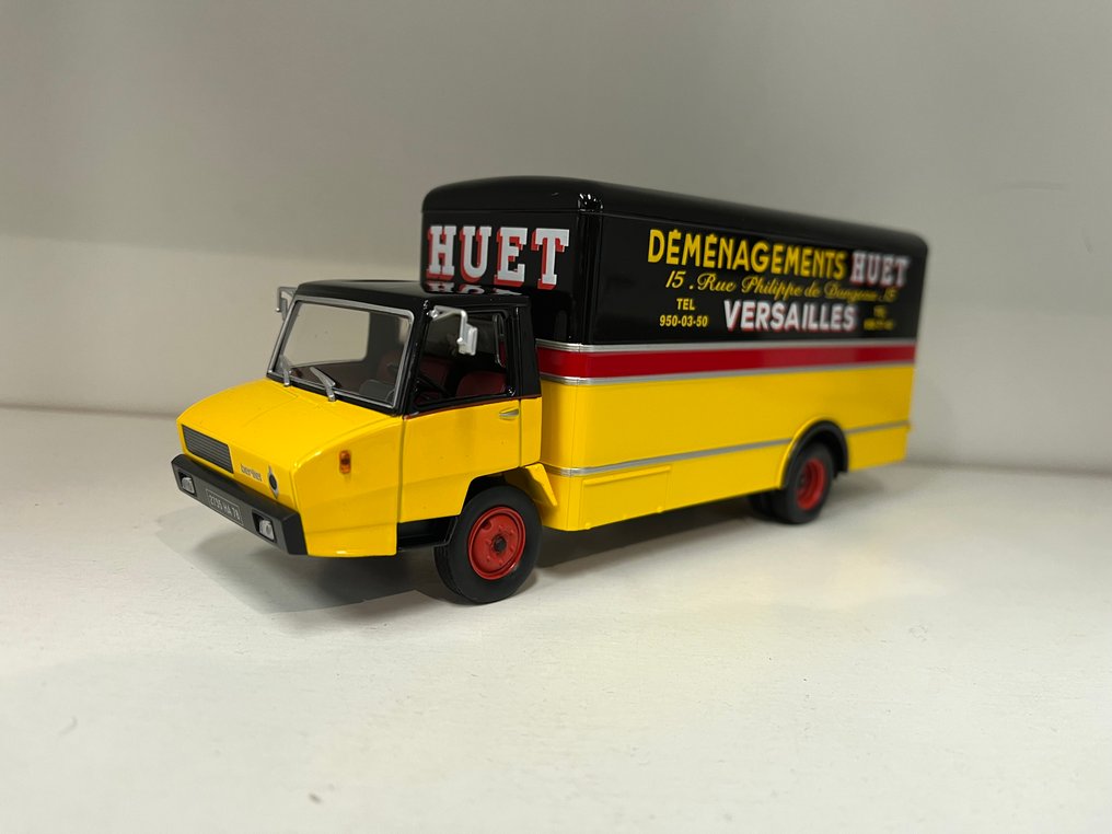 IXO 1:43 - Modellbus - Berliet stradair #1.0