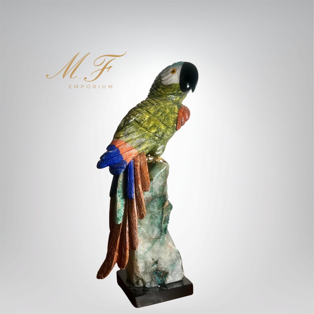 XXL collection - Amethyst clusters with a carved parrot made of quartz and serpentine. Carving - Height: 330 mm - Width: 190 mm- 3060 g - (1) #4.3