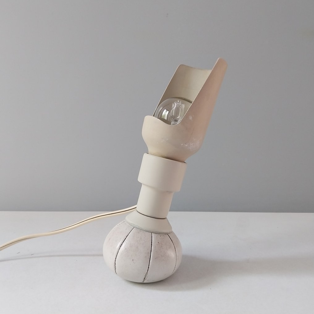 Arteluce - Gino Sarfatti - Table lamp - 600/P - Lacquered metal, leather, lead shot - early implementation #1.0