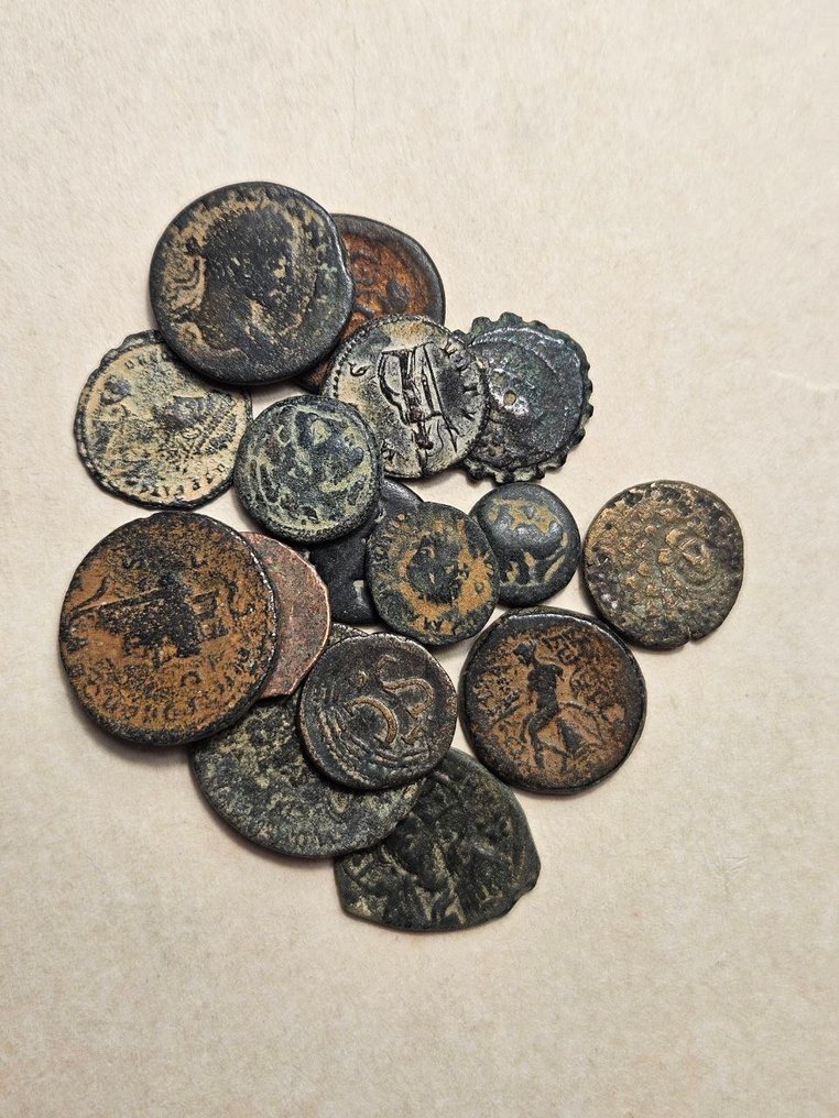 古代 - Lot of 16 Æ coins  (没有保留价) #1.0