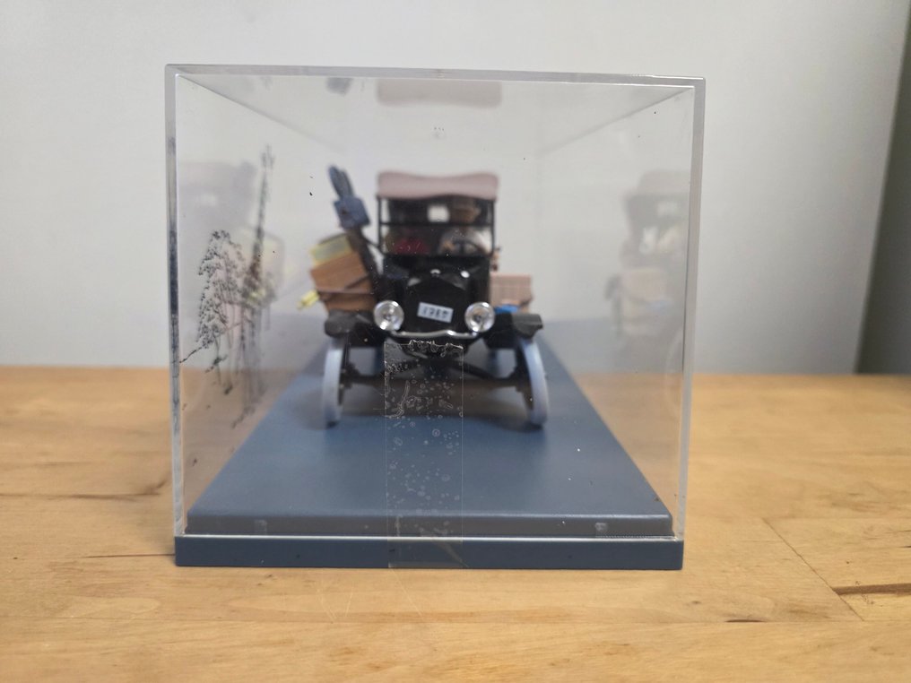 1:24 - Modellauto - Voiture Tintin 1:24 - N°5 - La Ford T Noire - Tim #3.2