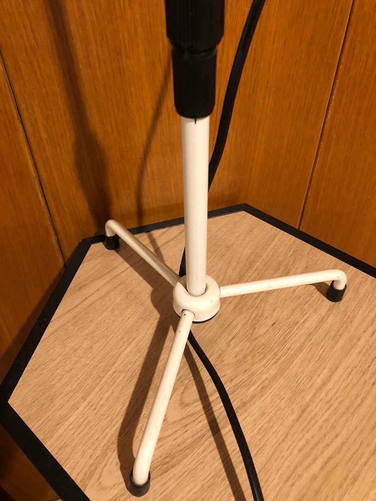 Lámpara de mesa trípode - Metal #3.2