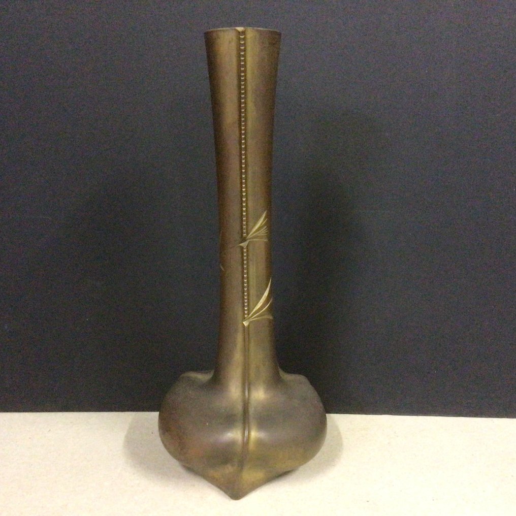 attr. to Val Saint Lambert - Vase -  "Oignon de Jemeppe"  - glassware produced using the sophisticated galvanoplastie technique #1.0