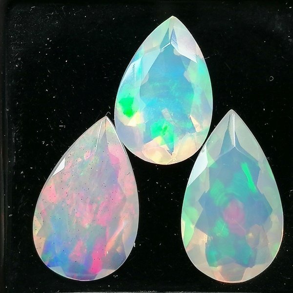 3 pcs Opal - 4.85 ct - Instituto Gemólogico Español (IGE) - Gra intensywnych kolorów #1.0