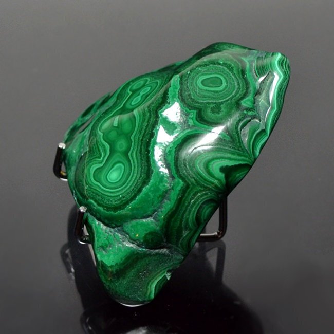 Polished Malachite Specimen - Height: 8 cm - Width: 9 cm- 235 g #3.2
