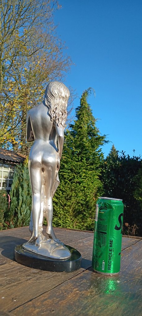 Γλυπτό, jonge vrouw in zilverbrons - 44 cm - Επαργυρωμένος μπρούτζος #2.1