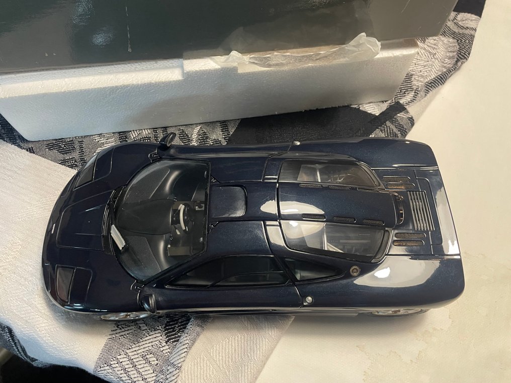 MiniChamps 1:12 - Model car - McLaren F1 #4.3