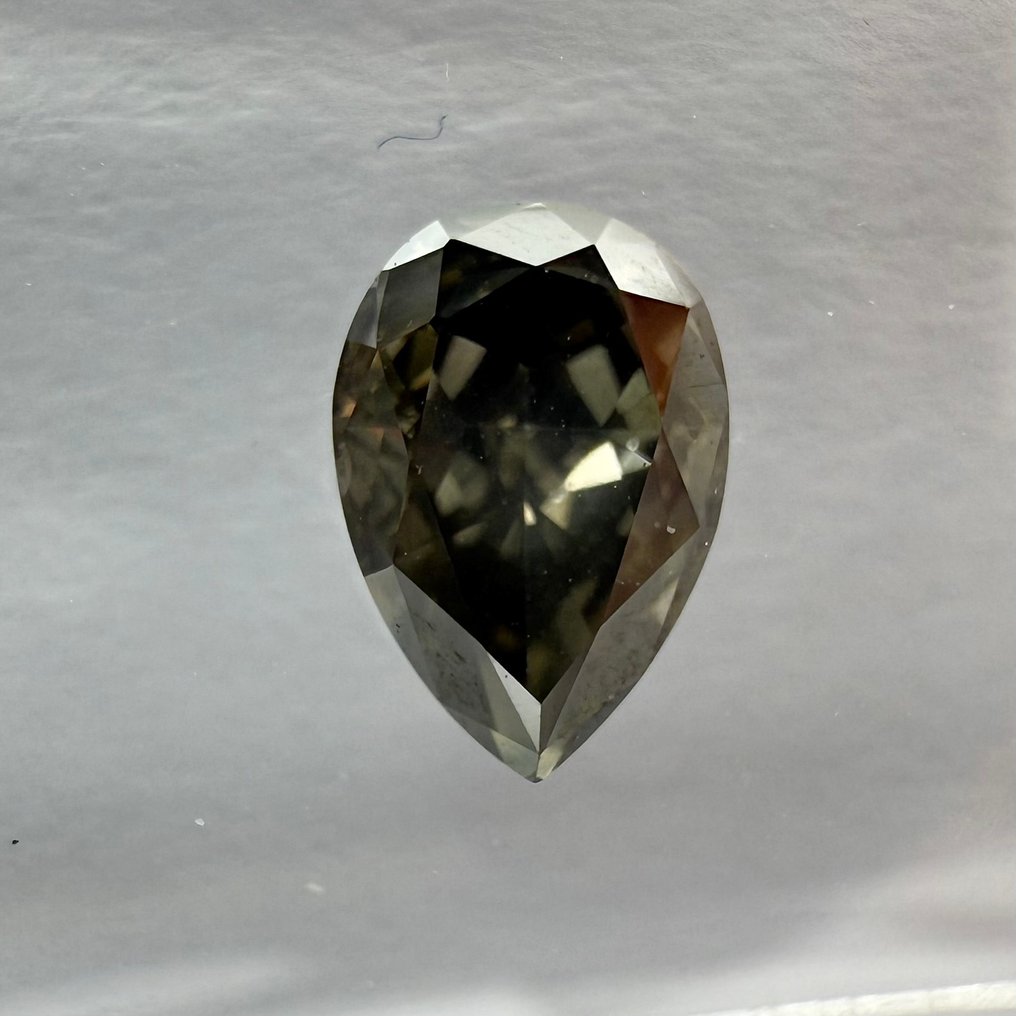 没有保留价 - 1 pcs 钻石  (天然色彩的)  - 0.76 ct - 梨形 - Fancy deep 稍帶綠色的 灰色 - SI2 微内含二级 - 国际宝石研究院（IGI） #1.0