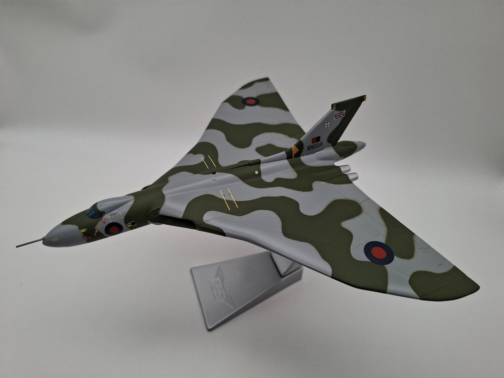 Corgi Toys - Aeroplanino giocattolo Corgi Avro Vulcan B.2 XH558 AA31206 - 1990-2000 - Regno Unito #1.0