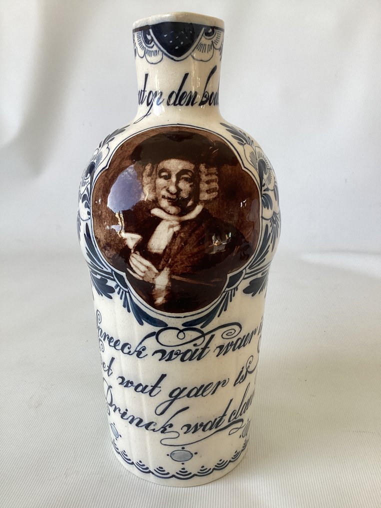 plateelbakkrij (niet gemerkt) - voor Boll & Dunlops Rotterdam - Vase - Jenever bottle with hand-painted decor in art nouveau style. - Earthenware #1.0