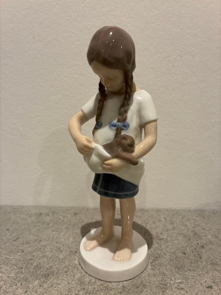 Bing & Grondahl - Statuette, Boy with puppy - Girl with kitty - Children reading - Girl with baby - 18 cm - Porcelain #4.3