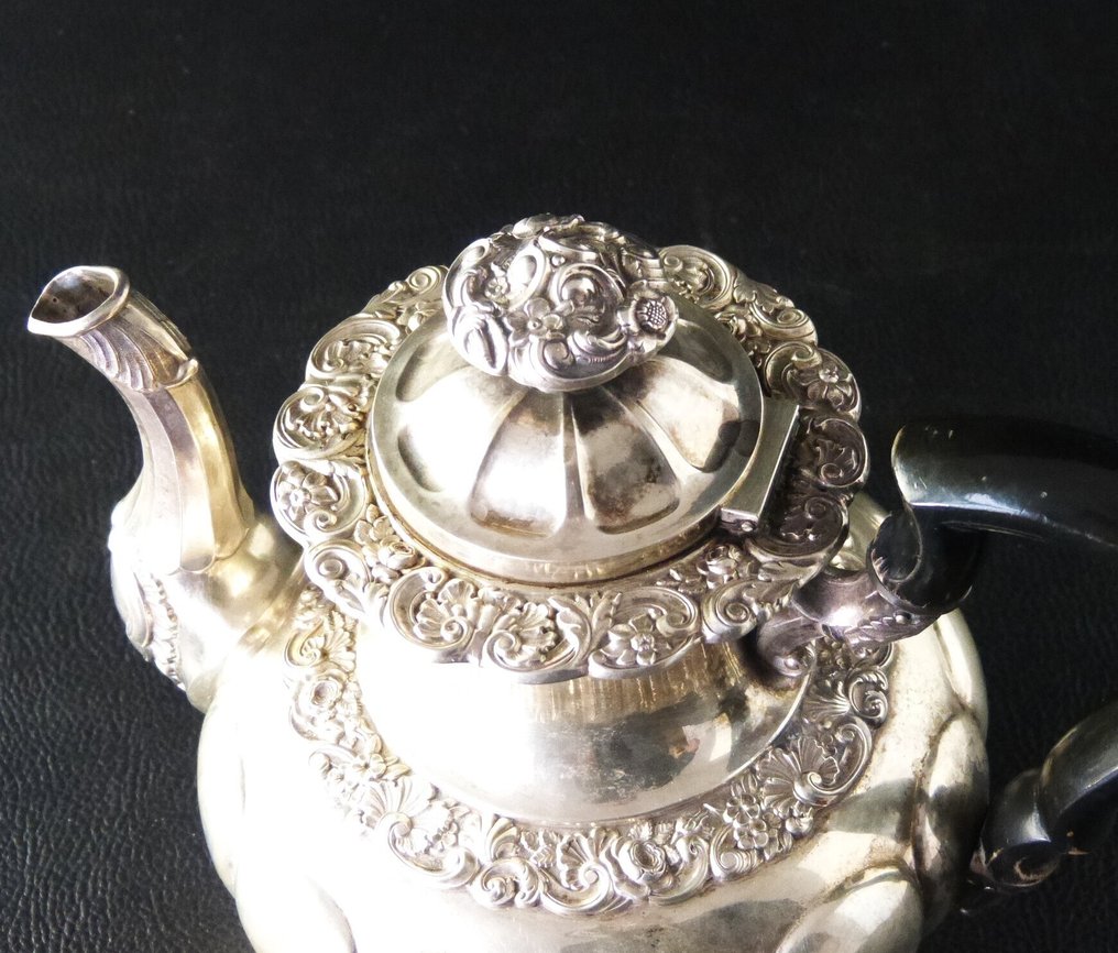 Καφετιέρα - bauchig mit Klappdeckel - .813 silver, 13Lot #4.3