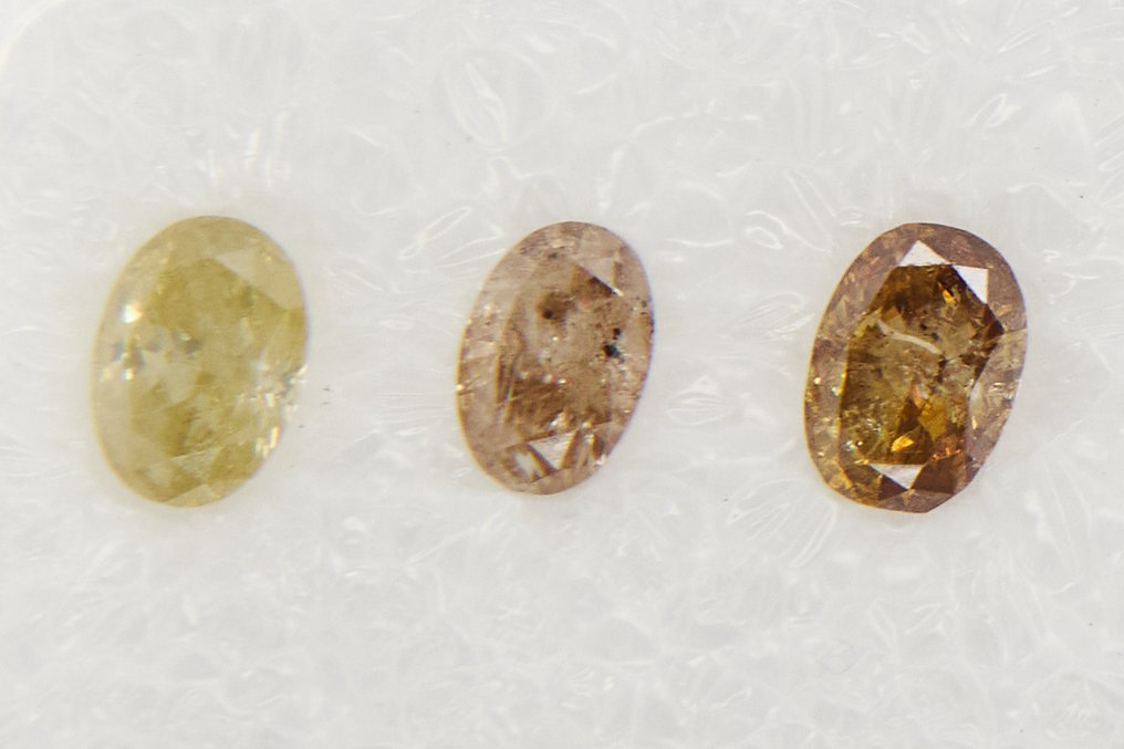 Senza Prezzo di Riserva - 3 pcs Diamante (Naturale) - 0.93 ct - Ovale - I1, I2, I3 - Gem Report Antwerp (GRA) #1.0