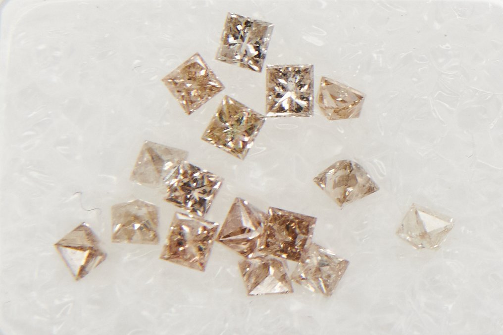 Senza prezzo di riserva - 16 pcs Diamante  (Naturale)  - 0.92 ct - Quadrato - SI1, SI2, I1, I2, I3 - Gem Report Antwerp (GRA) #1.0
