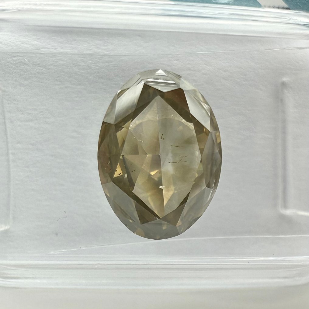 没有保留价 - 1 pcs 钻石  (天然色彩的)  - 3.00 ct - 椭圆形 - Fancy deep 稍帶綠色的, 稍帶灰色的 黄色 - SI2 微内含二级 - 国际宝石研究院（IGI） #1.0