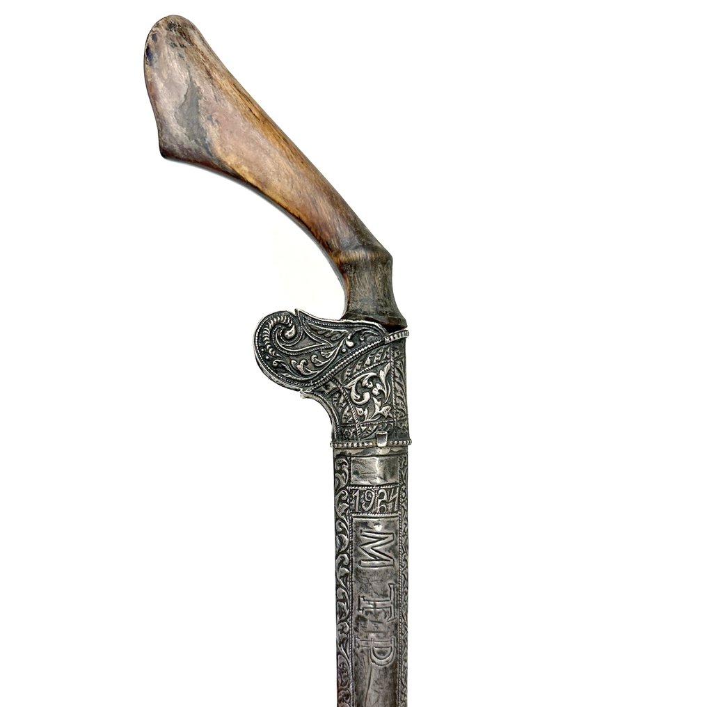 Silver Badik Sulawesin bugisilta - räjähdys hiuksissa - vuonna 1924 with initials "MTP" - Indonesia #3.2