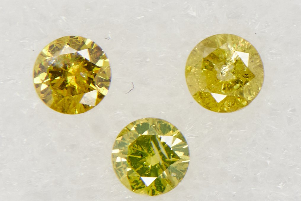 No Reserve Price - 3 pcs Diamond  (Colour-treated)  - 1.27 ct - Round - I1, I2, I3 - Gem Report Antwerp (GRA) #1.0