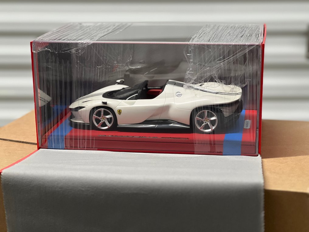 BBR 1:18 - Modellbil - Ferrari SP3 Daytona #1.0