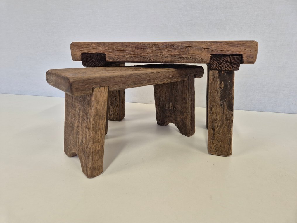 Taburete (2) - Madera dura - madera con carácter #1.0