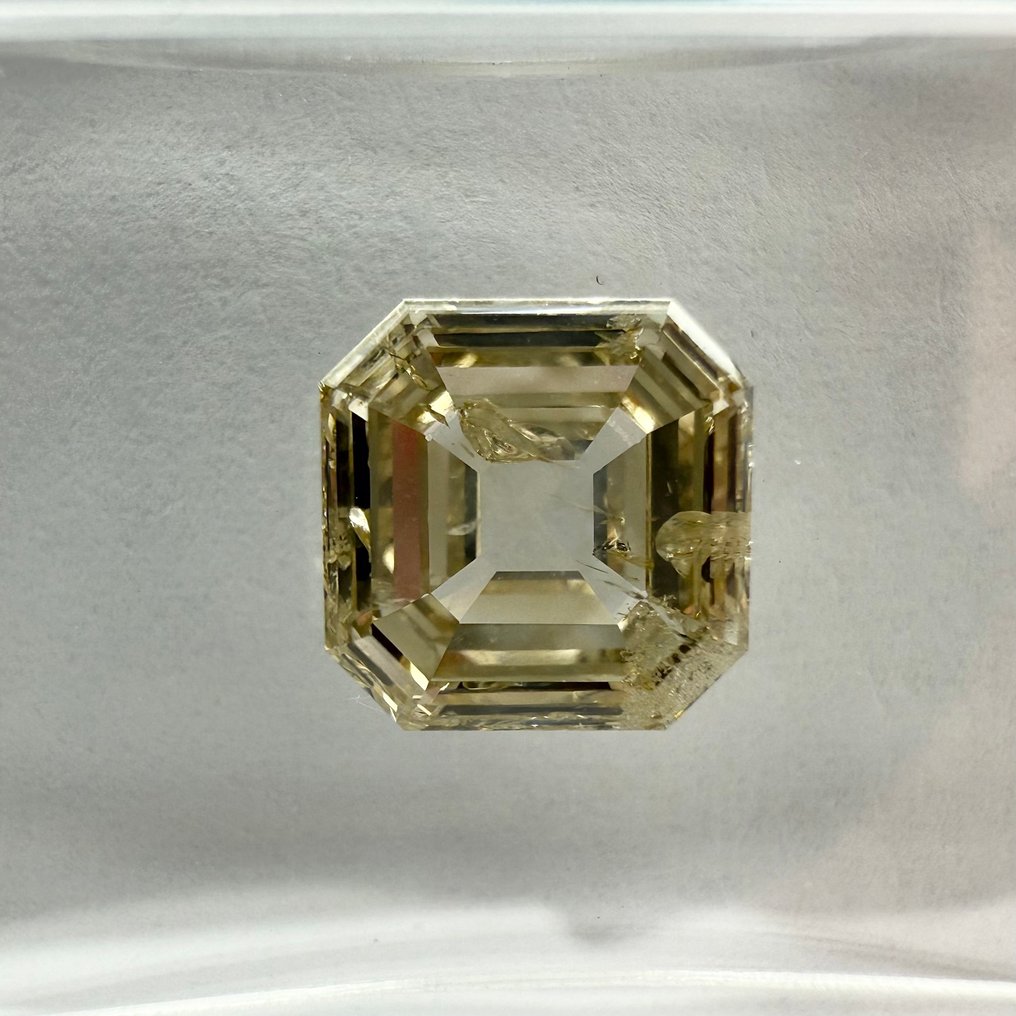 Ingen reservasjonspris - 1 pcs Diamant (Naturfarget) - 1.39 ct - Firkant - Fancy light Gråaktig, Brunaktig Gul - I1 - Det internasjonale gemologiske institutt (IGI) #1.0