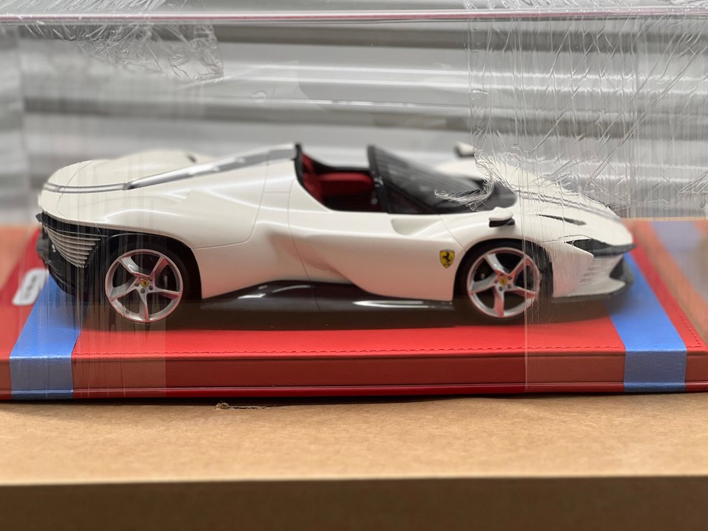 BBR 1:18 - Modellbil - Ferrari SP3 Daytona #3.2