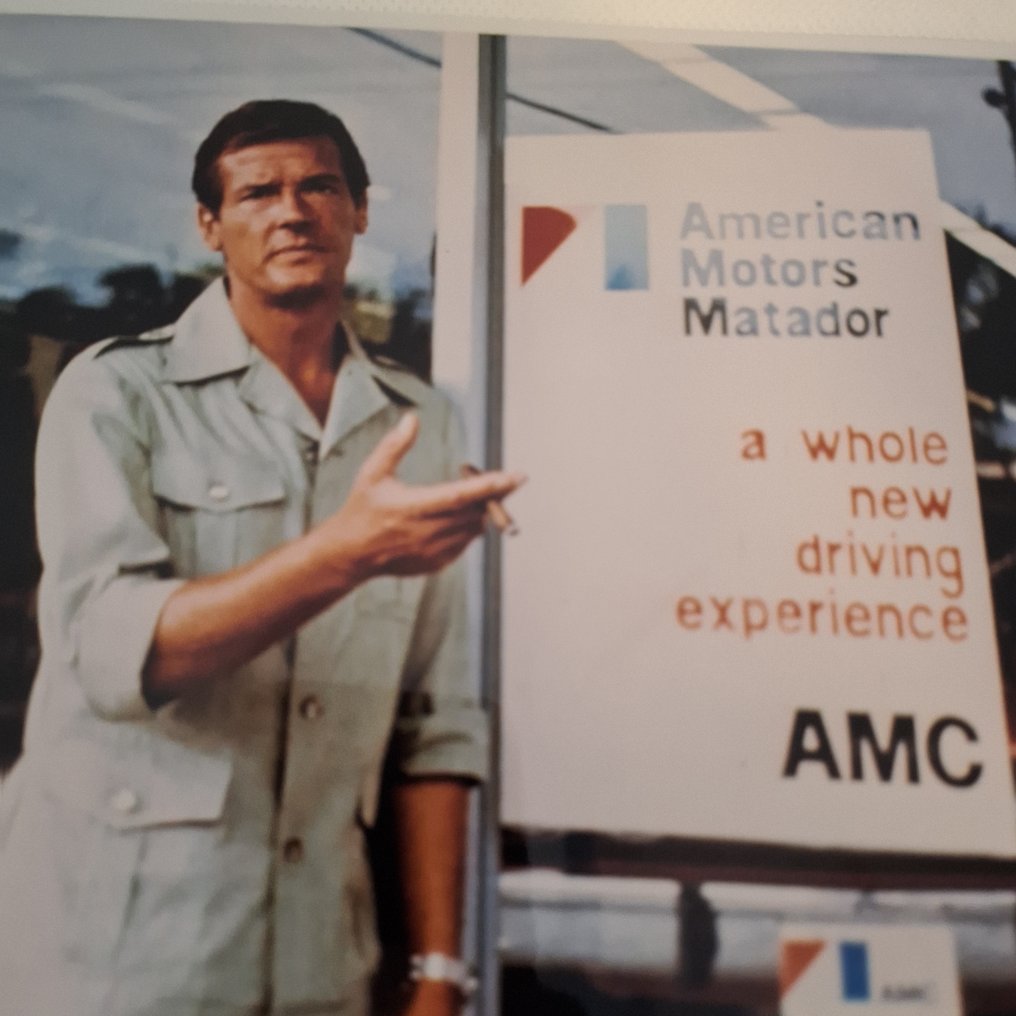 James Bond 007: The Man with the Golden Gun - Roger Moore as 007 (+2017) - signed with Certified Genuine bc holographie COA #2.1