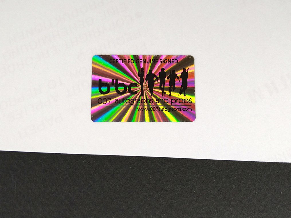 James Bond 007: On Her Majesty’s Secret Service - George Lazenby "007" - Signed photo with COA #3.2