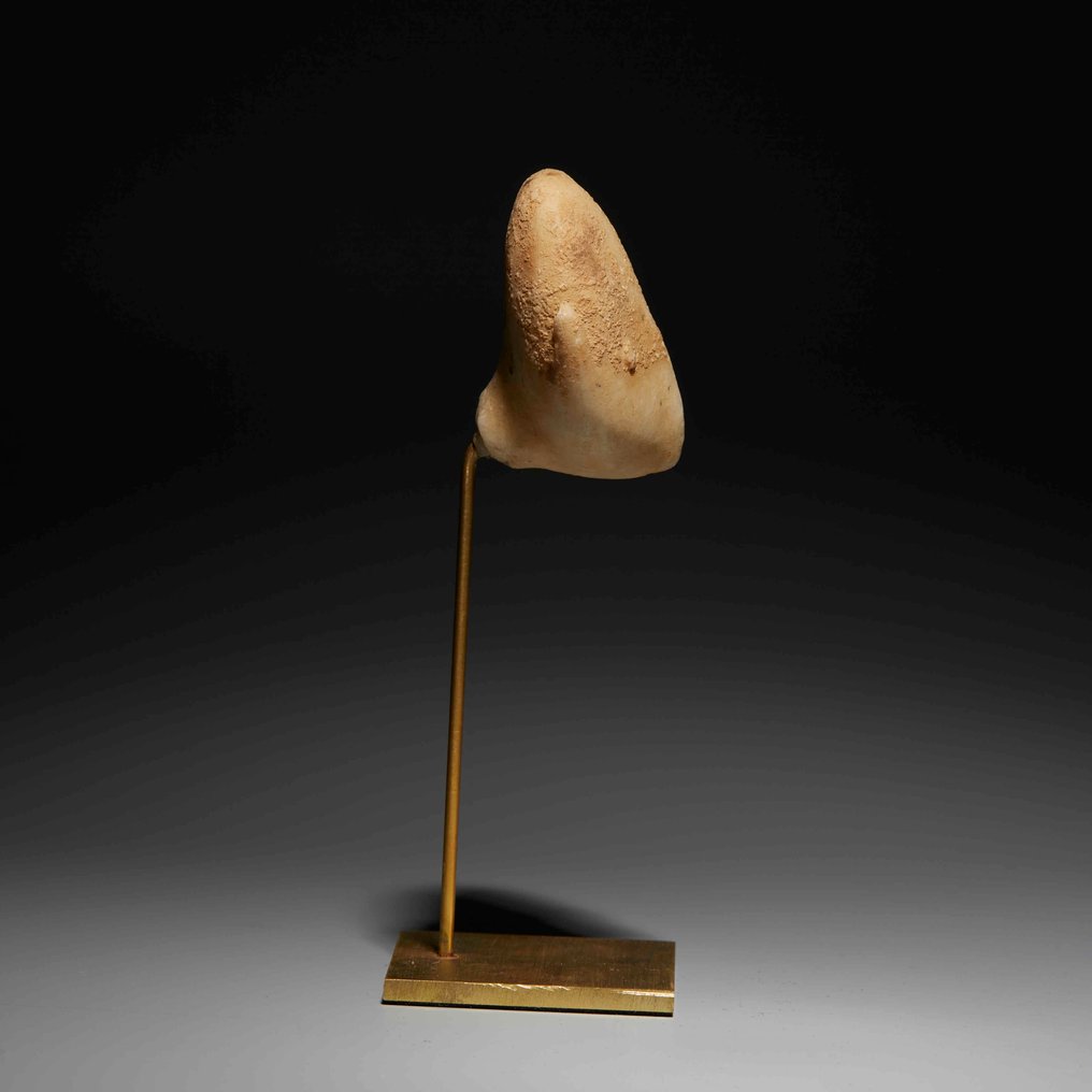 中东，Calcilitic 大理石 Kylia型偶像。公元前约2700-2300年。高4.6厘米。 #3.2