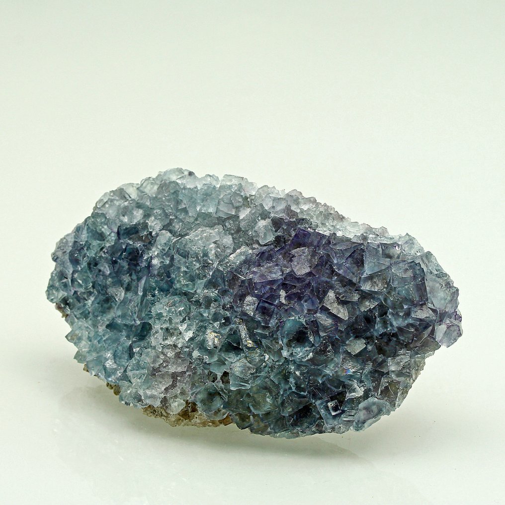 Zoning Blue Purple Fluorite Crystals on matrix - Height: 13 cm - Width: 7.4 cm- 385 g #4.3