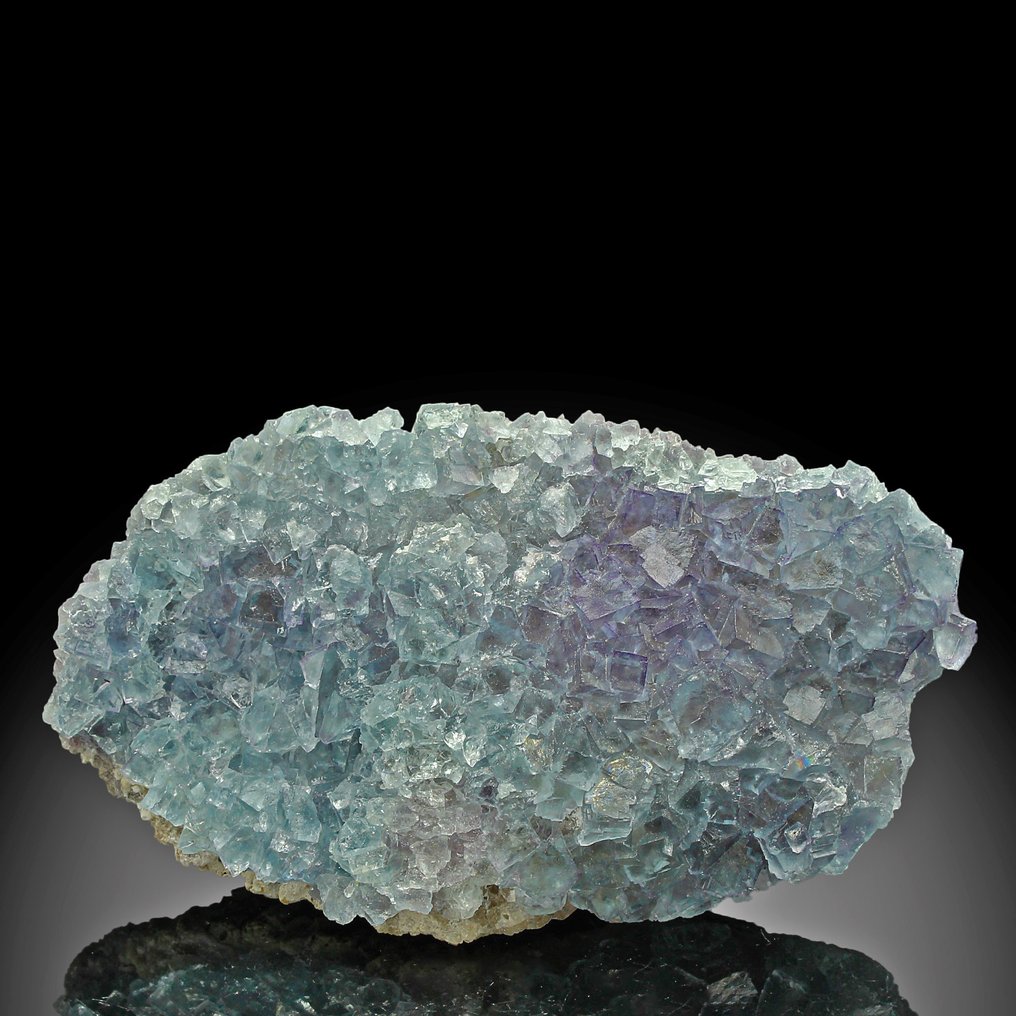 Zoning Blue Purple Fluorite Crystals on matrix - Height: 13 cm - Width: 7.4 cm- 385 g #1.0