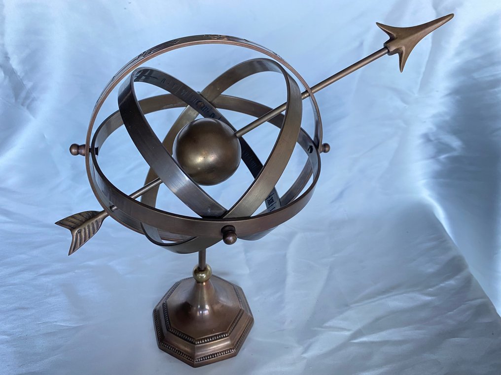 Ναυτικά αντικείμενα - Vintage γκλόμπο ναυτικό σε μπρούντζο με σφαίρα αρμιλάρ, ρωμαϊκούς αριθμούς και ζώδια σε ανάγλυφο #1.0