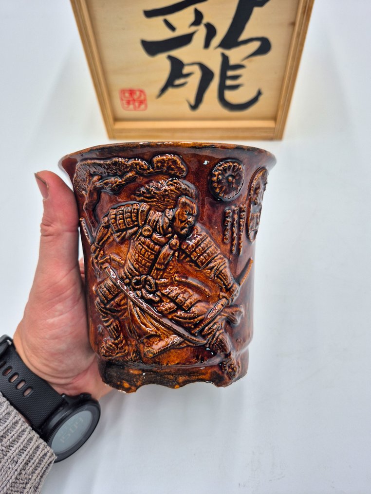 陶瓷武士盆栽花盆 - 棕色 - 高度 (树干): 0 cm - 深度 (树干): 0 cm - 日本 #1.0