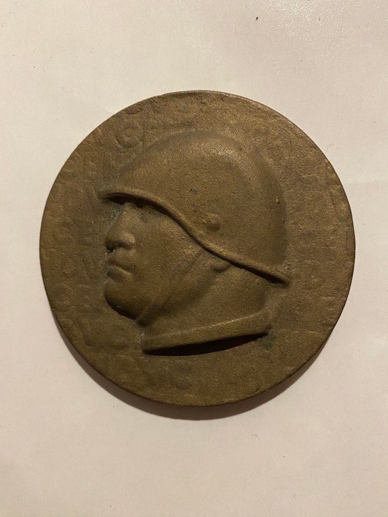 Ιταλία - Στρατιωτικό μετάλλιο - Φασισμός - Επετειακό μετάλλιο και καρφίτσα για τα εκατό χρόνια Μουσολίνι και καρτ ποστάλ με φράσεις #1.0