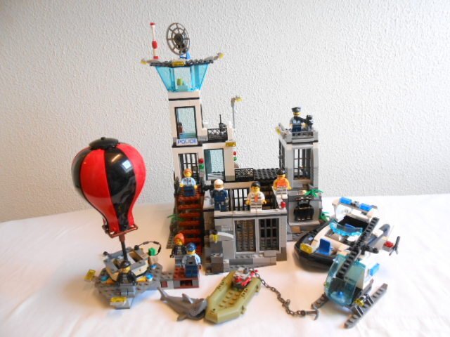 Lego Set - 60130 - City - 60130 Coast Guard Headquarters #1.0