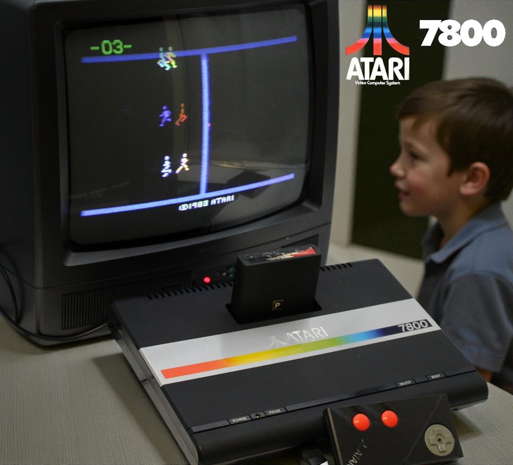 Atari - 7800 - WORKING!! 4 Games: Ms PAC-MAN, Crystal Castles, Xevious, Real Sport Soccer + 2 Joysticks - Videospill konsoll - Uten original eske #1.0