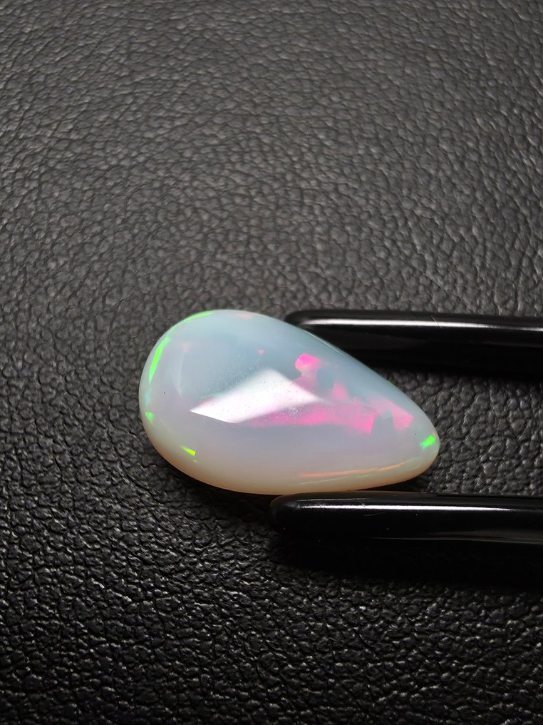 4.18 克拉天然欧泊 弧面形 - 高度: 15.1 mm - 闊度: 9.2 mm- 0.84 g #3.2