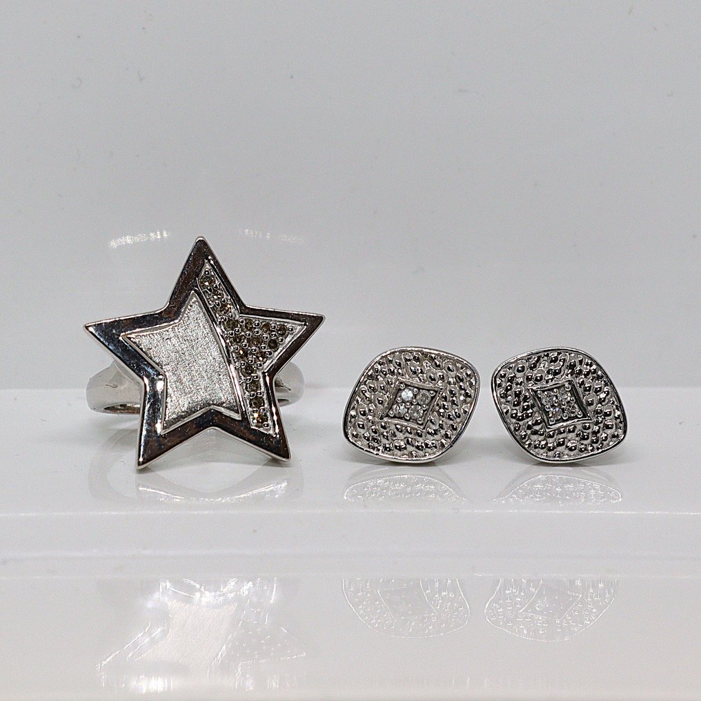 没有保留价 - 3套珠宝 银 - 0.24ct. tw. 钻石 (天然) - 钻石 - 戒指:16.8 毫米,耳环 #1.0