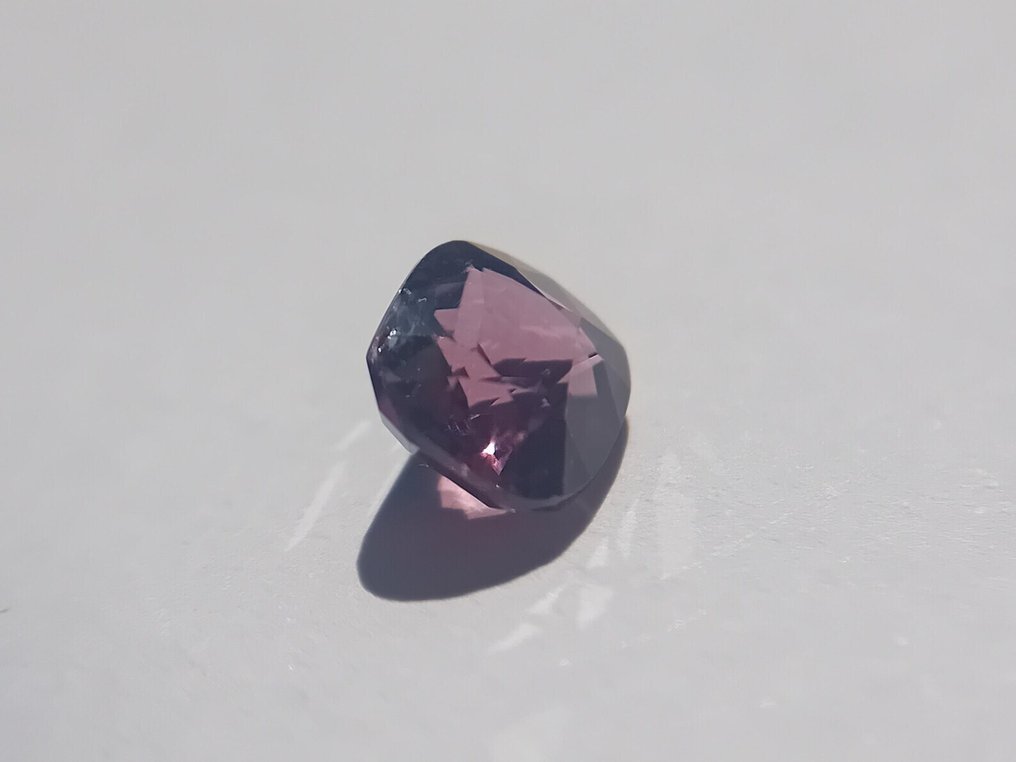 1 pcs Viola, Rosa Spinello - 1.12 ct - Antwerp Laboratory for Gemstone Testing (ALGT) - Vivid Deep #3.2