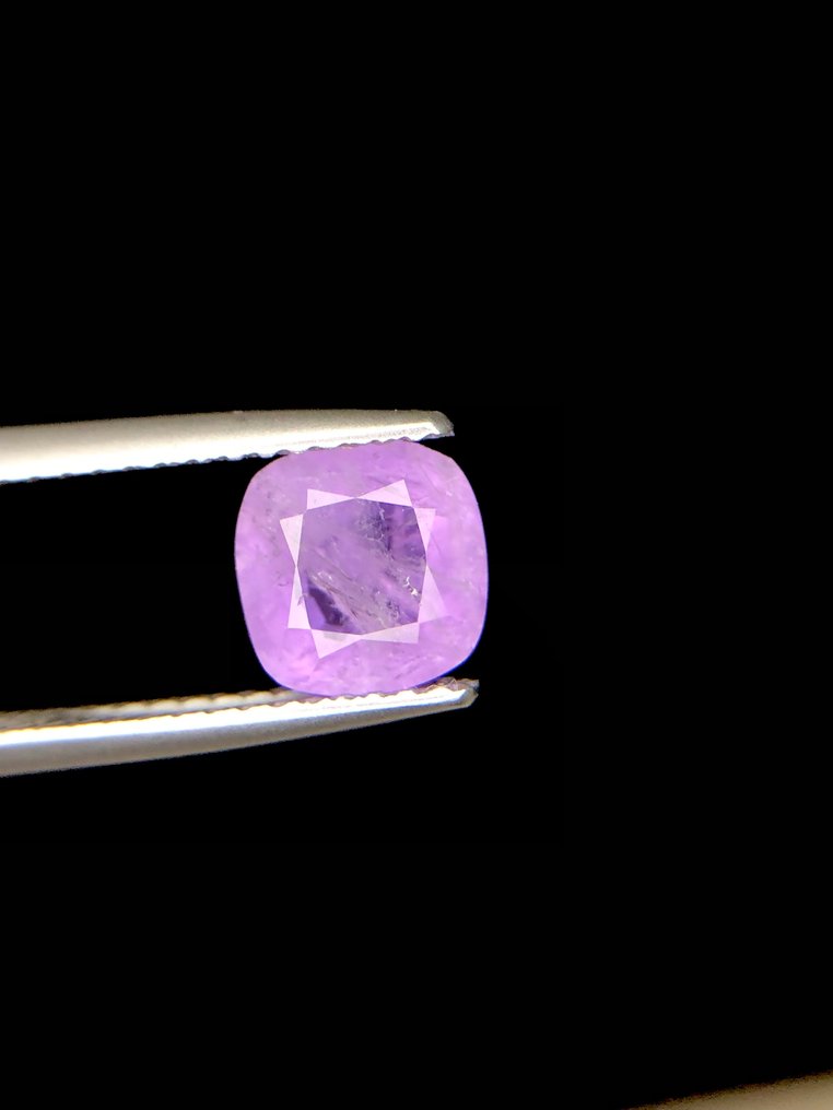 Ingen reservasjonspris - 1 pcs Lilla, Rosa Hackmanitt - 0.99 ct - Internasjonal forening for fargede edelstener (ICA GemLab) - Sjelden Hackmanite #3.2