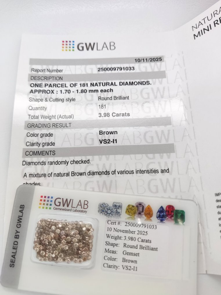 没有保留价 - 181 pcs 钻石 (天然色彩的) - 3.98 ct - 圆形 混合色彩 - VS2 轻微内含二级, I1 内含一级 - Gemewizard宝石实验室(GWLab) #1.0
