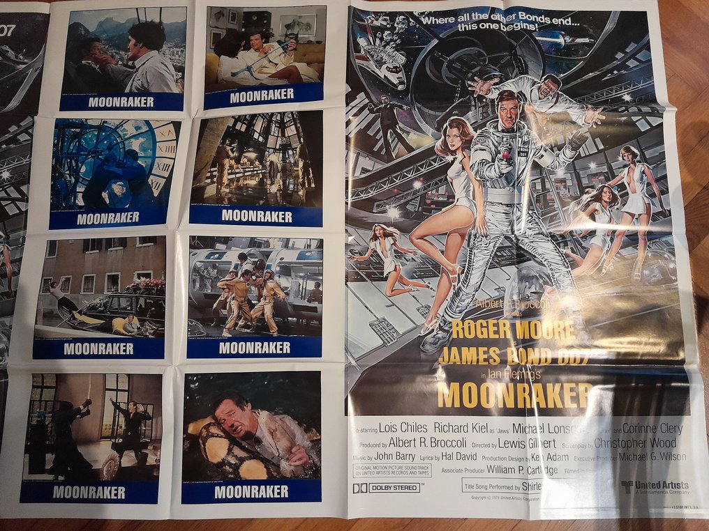 ROGER MOORE LOIS CHILES - MOONRAKER - 1970-luku #1.0