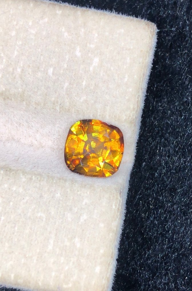 没有保留价 - 1 pcs  黄色, 橙色, 棕色 榍石  - 1.25 ct - 国际宝石研究院（IGI） #2.1