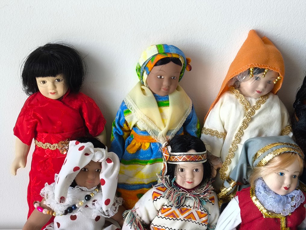 主題系列 - 世界十款娃娃 #1.0