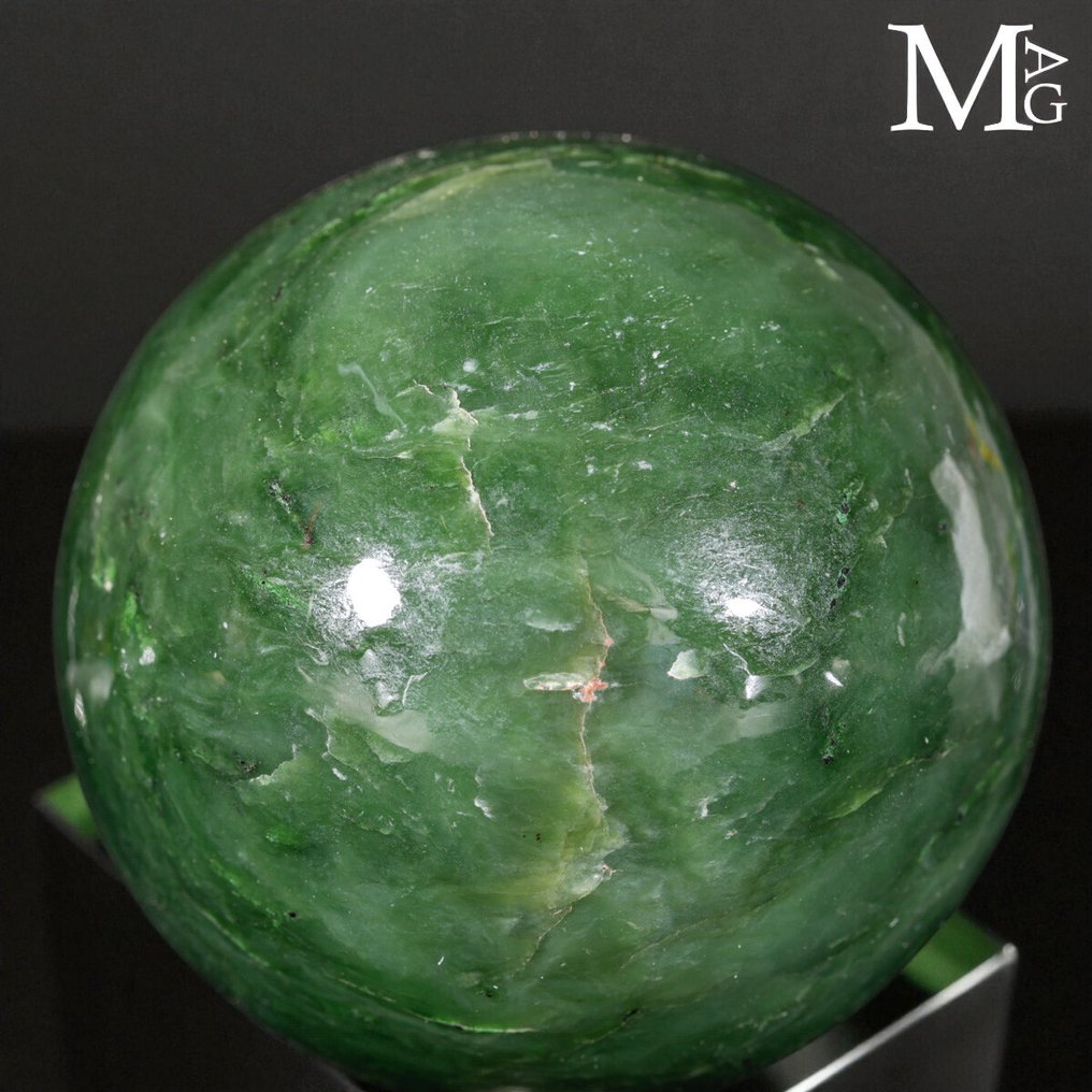 First Quality Nefrite sphere Sfera Di Giada Nefrite. - Korkeus: 76.5 mm - Leveys: 76.5 mm- 707 g - (1) #4.3