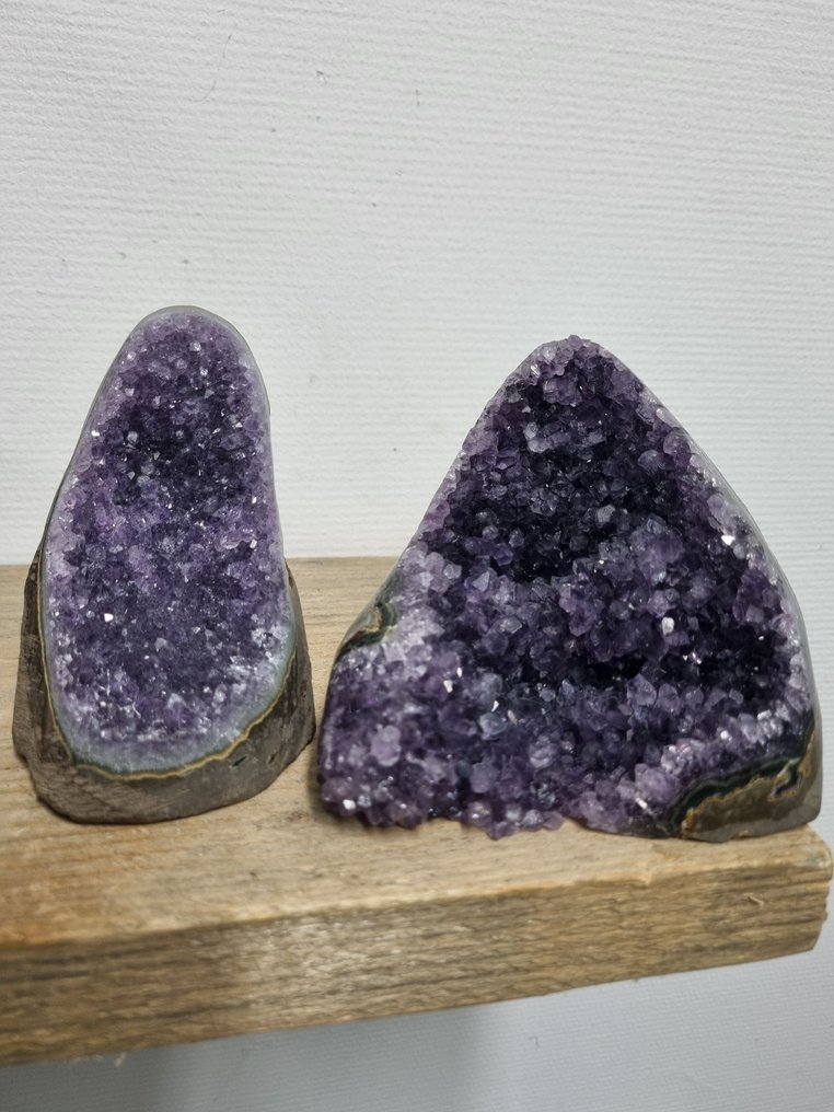 HQ Amethyst with polished edge 9.8 - 9.4 cm- 1356 g - (2) #1.0