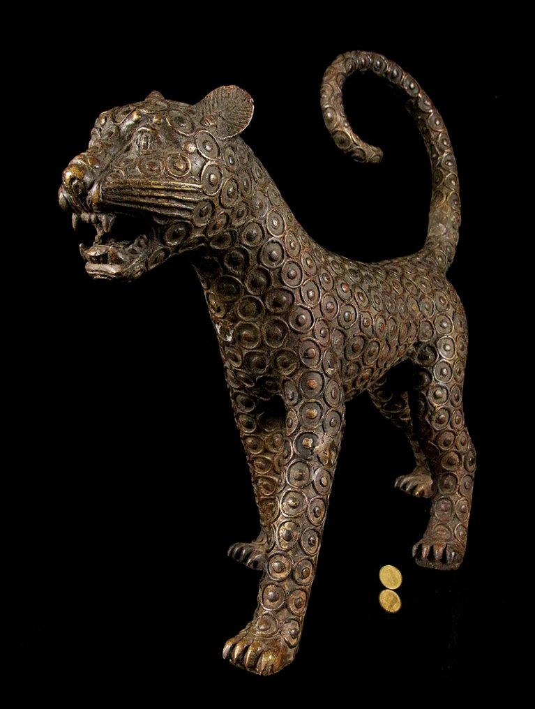 In the style of Bronze Leopard - Bini / Edu - Nigeria #3.2
