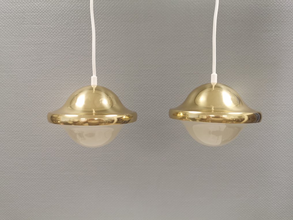 Louis Poulsen - Henning Koppel - Riippuva lamppu (2) - 16600 - Bubi - Messinki, Muovi #1.0