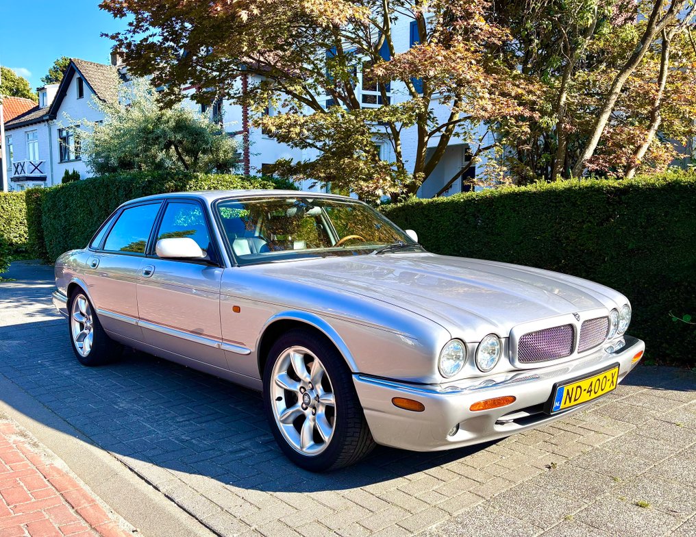 Jaguar - XJR - 1999 #1.0
